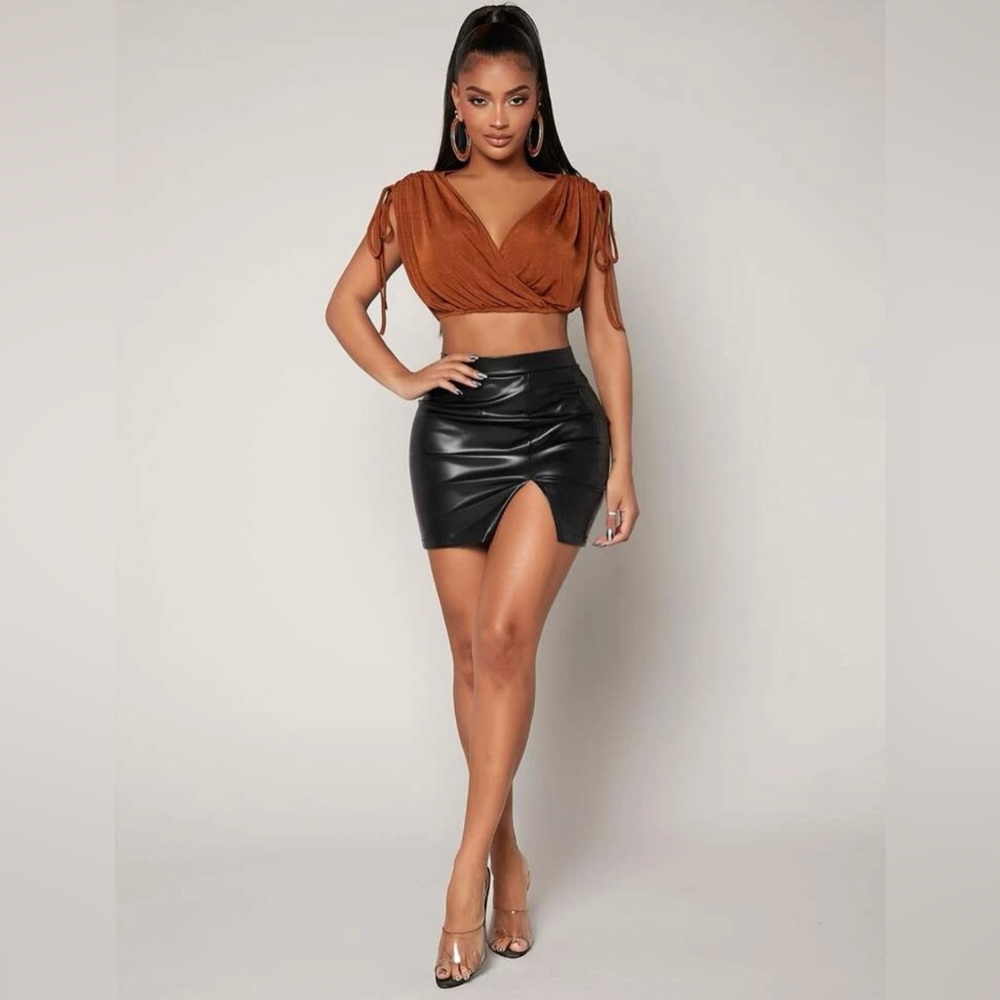 NWT Drawstring Sleeve Top - Picture 4 of 12